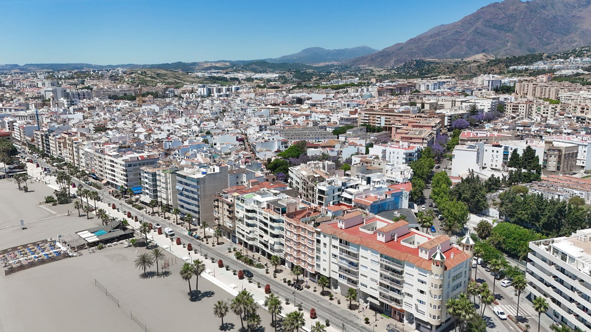 3 Bed Apartment for sale in Estepona Costa Del Sol, Málaga, Spain