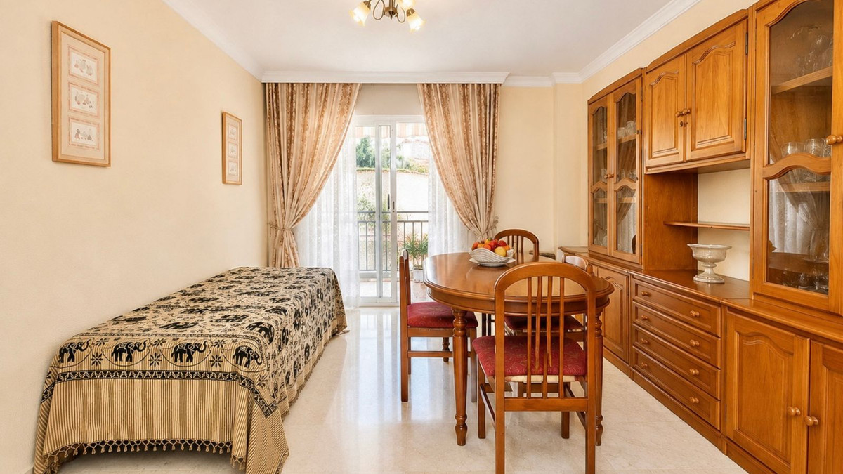 3 Bed Apartment for sale in Estepona Costa Del Sol, Málaga, Spain