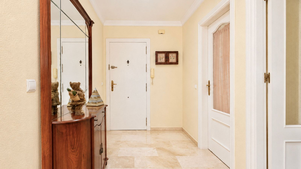 3 Bed Apartment for sale in Estepona Costa Del Sol, Málaga, Spain