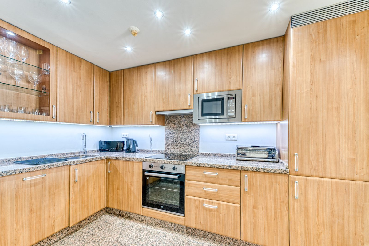 2 Bed Apartment for sale in Estepona Costa Del Sol, Málaga, Spain
