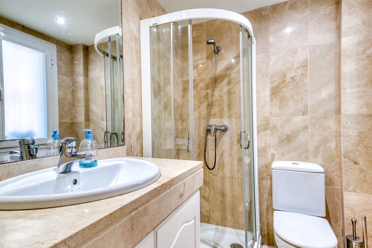 2 Bed Apartment for sale in Estepona Costa Del Sol, Málaga, Spain