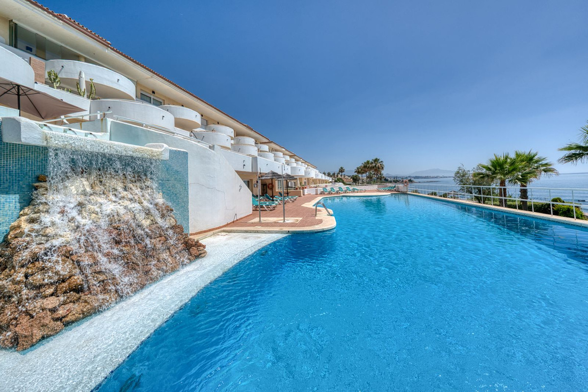 2 Bed Apartment for sale in Estepona Costa Del Sol, Málaga, Spain