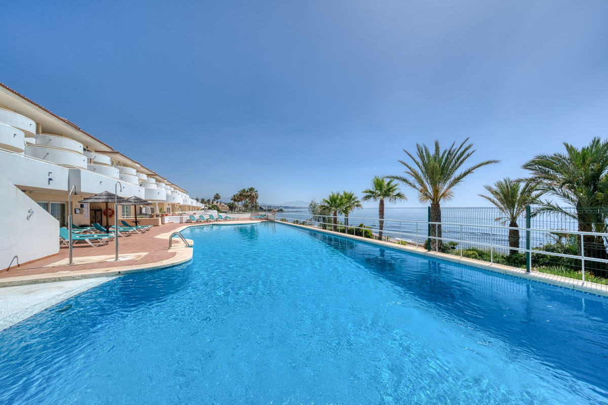2 Bed Apartment for sale in Estepona Costa Del Sol, Málaga, Spain