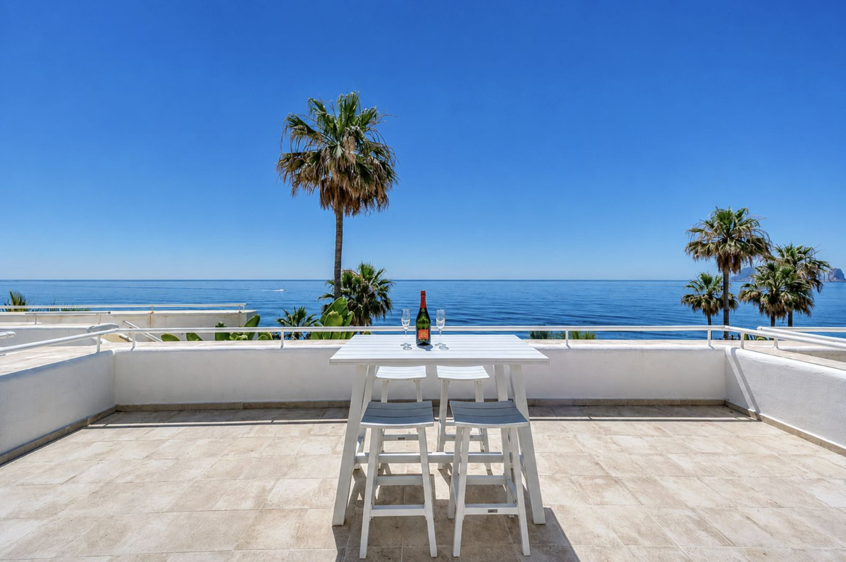 2 Bed Apartment for sale in Estepona Costa Del Sol, Málaga, Spain