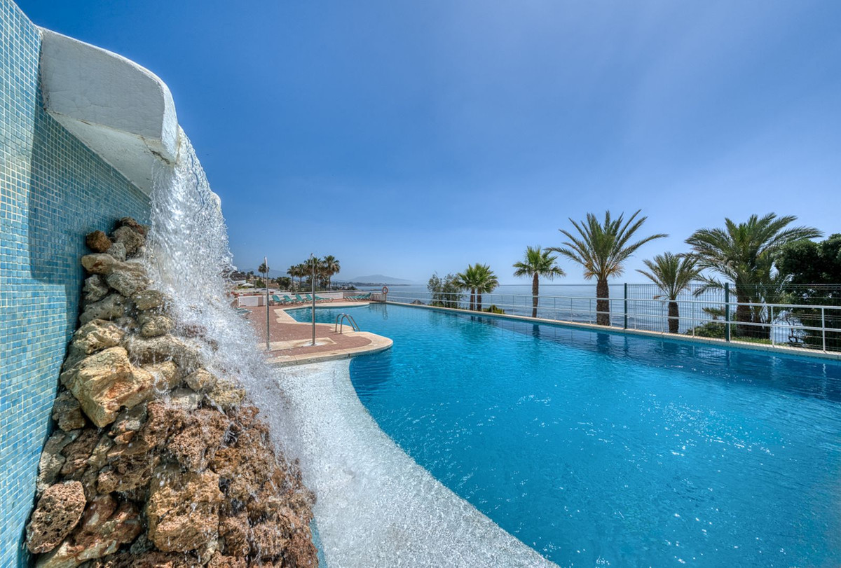 2 Bed Apartment for sale in Estepona Costa Del Sol, Málaga, Spain