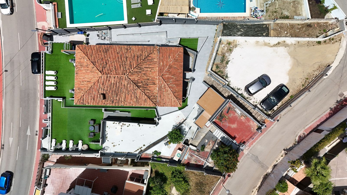 13 Bed Commercial unit for sale in Fuengirola Costa Del Sol, Málaga, Spain