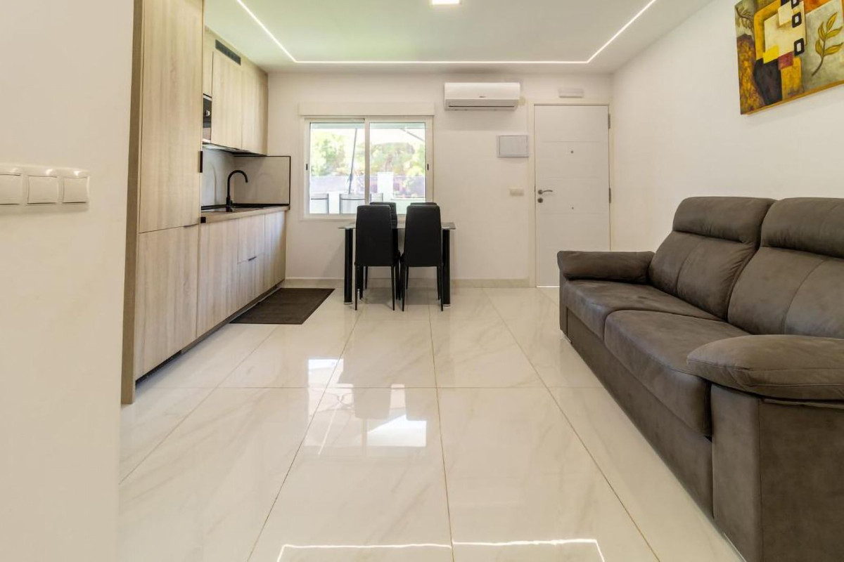 13 Bed Commercial unit for sale in Fuengirola Costa Del Sol, Málaga, Spain