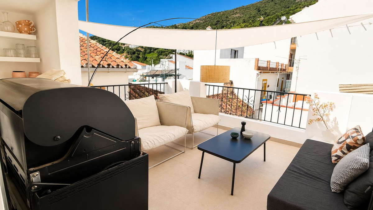 2 Bed Townhouse for sale in Ojén Costa Del Sol, Málaga, Spain