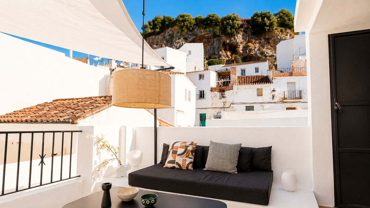 2 Bed Townhouse for sale in Ojén Costa Del Sol, Málaga, Spain