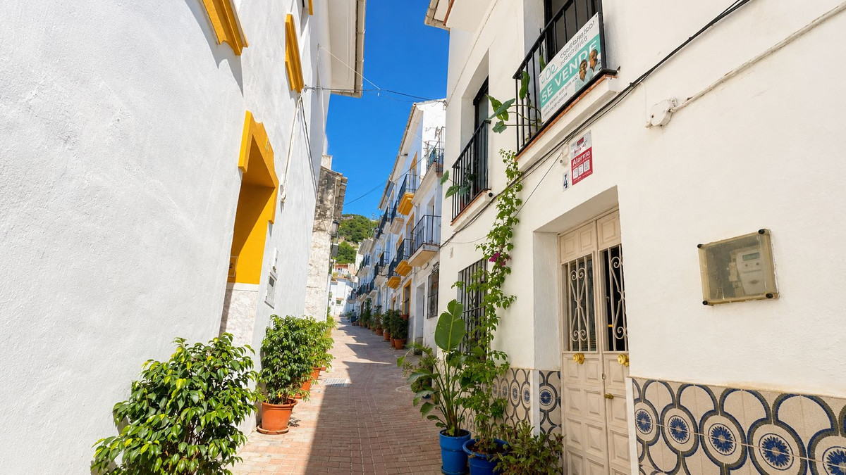 2 Bed Townhouse for sale in Ojén Costa Del Sol, Málaga, Spain