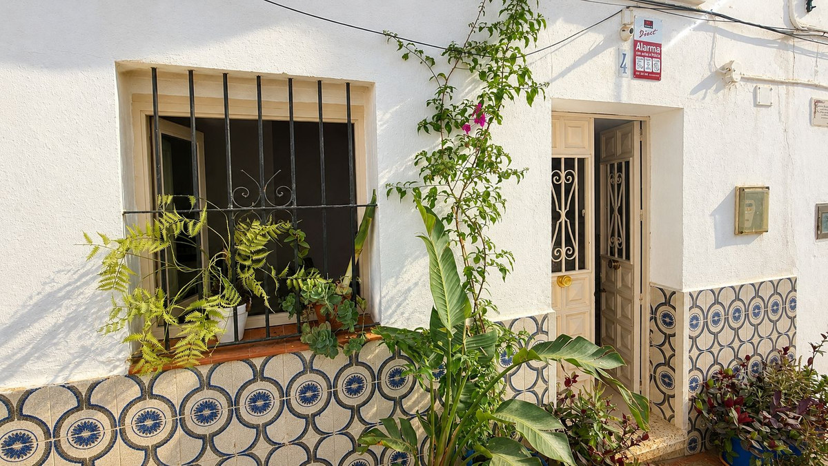 2 Bed Townhouse for sale in Ojén Costa Del Sol, Málaga, Spain