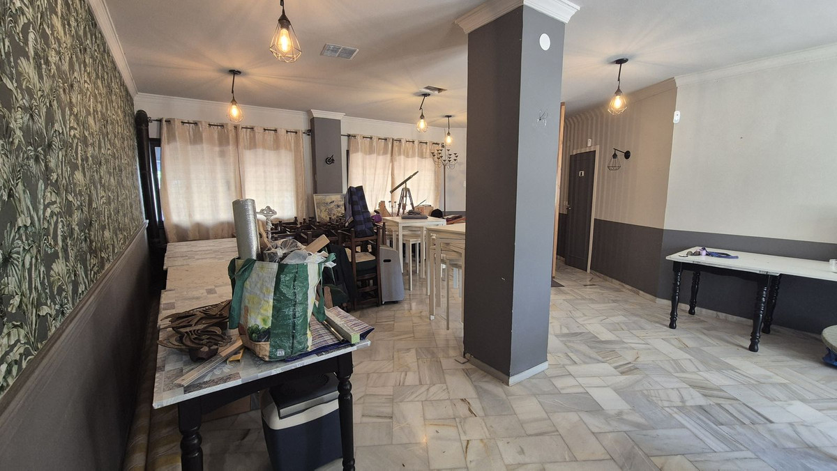2 Bed Commercial unit for sale in Fuengirola Costa Del Sol, Málaga, Spain