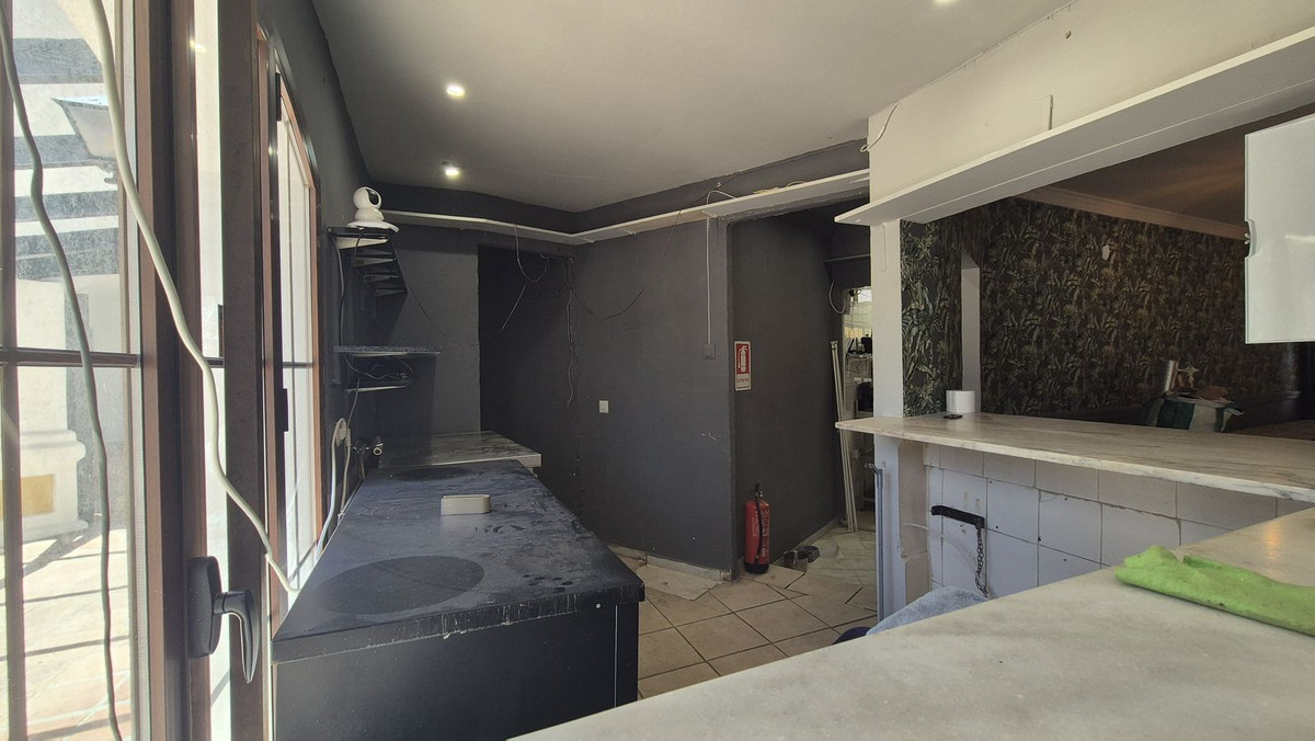 2 Bed Commercial unit for sale in Fuengirola Costa Del Sol, Málaga, Spain