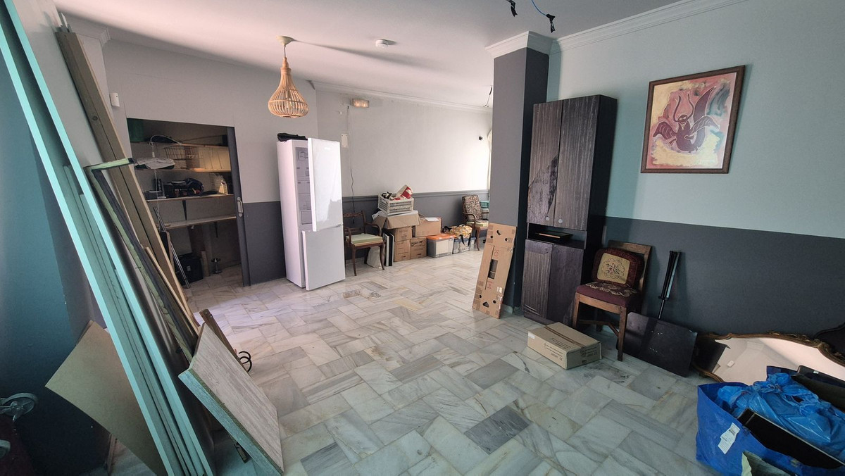 2 Bed Commercial unit for sale in Fuengirola Costa Del Sol, Málaga, Spain