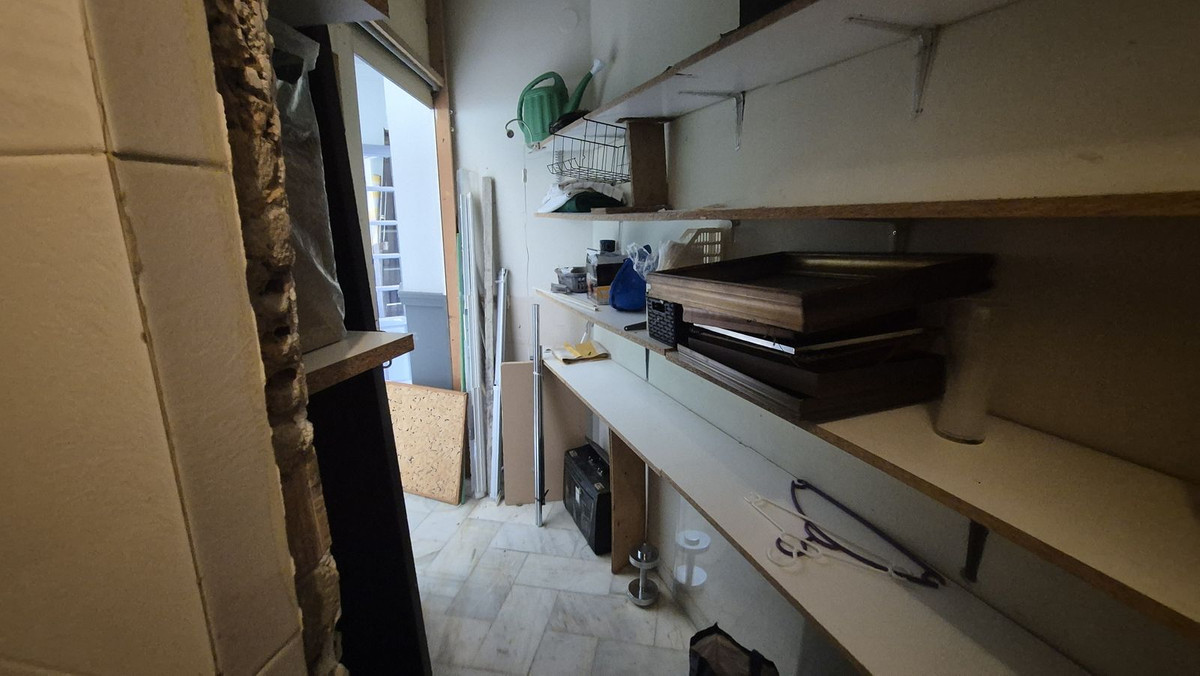 2 Bed Commercial unit for sale in Fuengirola Costa Del Sol, Málaga, Spain