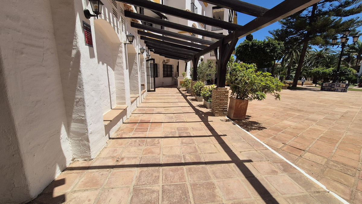 2 Bed Commercial unit for sale in Fuengirola Costa Del Sol, Málaga, Spain