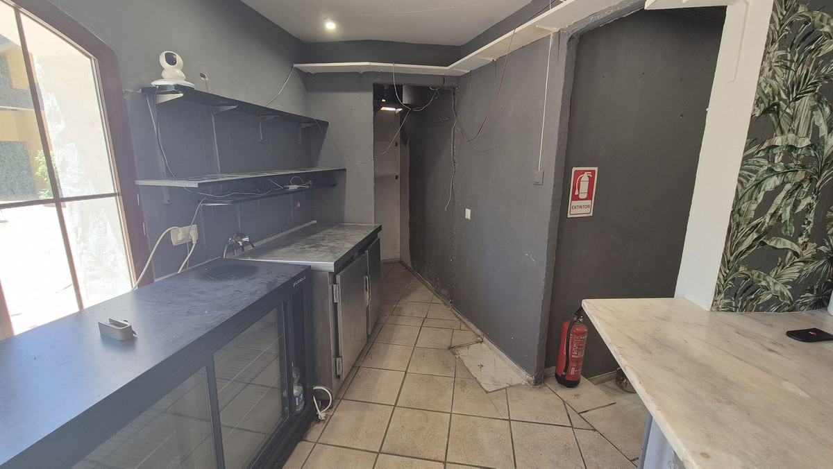 2 Bed Commercial unit for sale in Fuengirola Costa Del Sol, Málaga, Spain