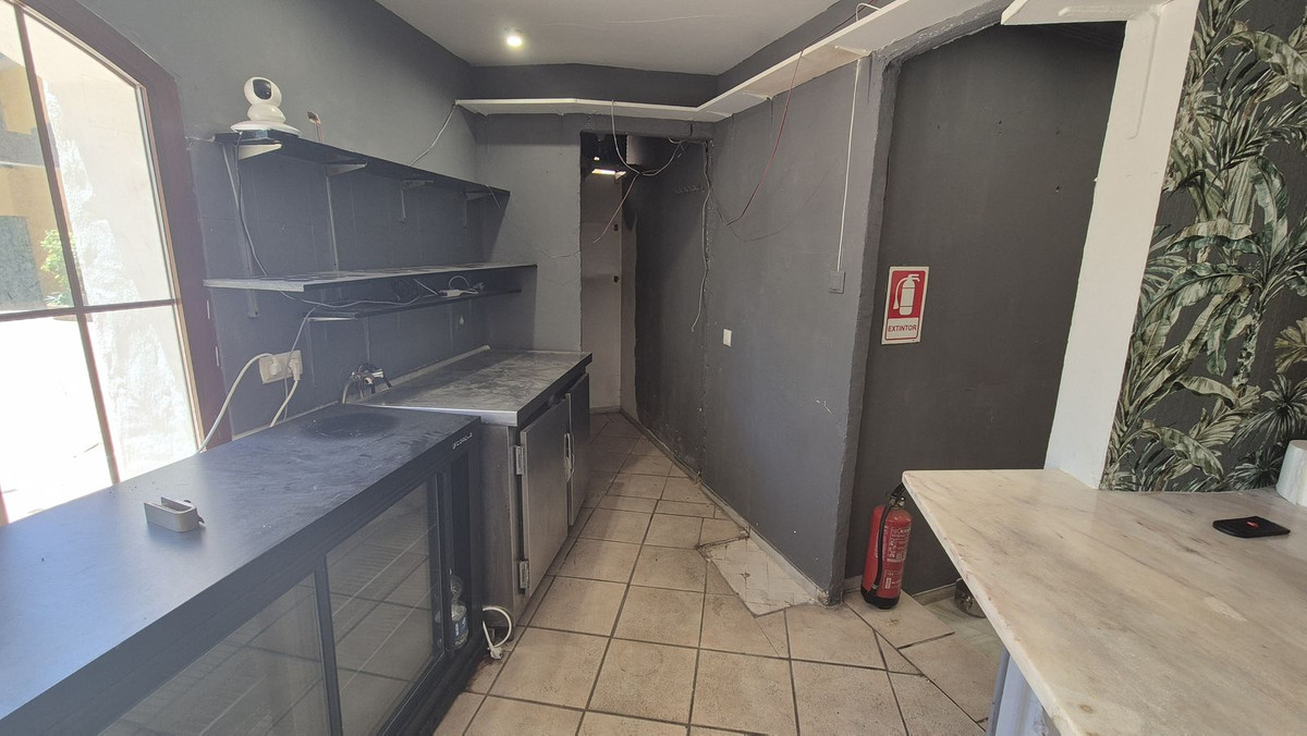 2 Bed Commercial unit for sale in Fuengirola Costa Del Sol, Málaga, Spain