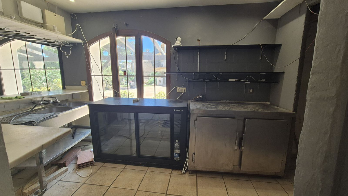 2 Bed Commercial unit for sale in Fuengirola Costa Del Sol, Málaga, Spain