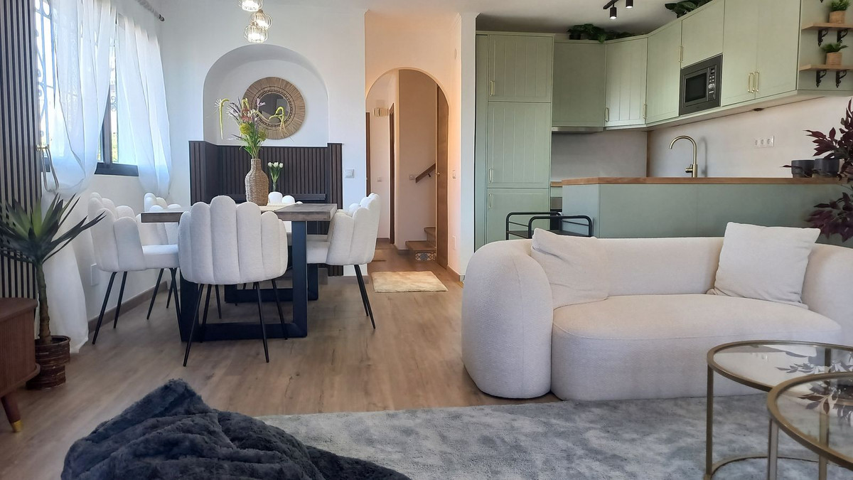 4 Bed Townhouse for sale in Calahonda Costa Del Sol, Málaga, Spain