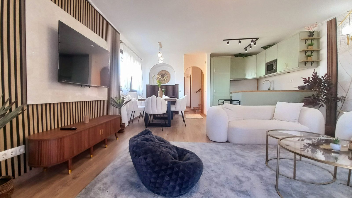4 Bed Townhouse for sale in Calahonda Costa Del Sol, Málaga, Spain