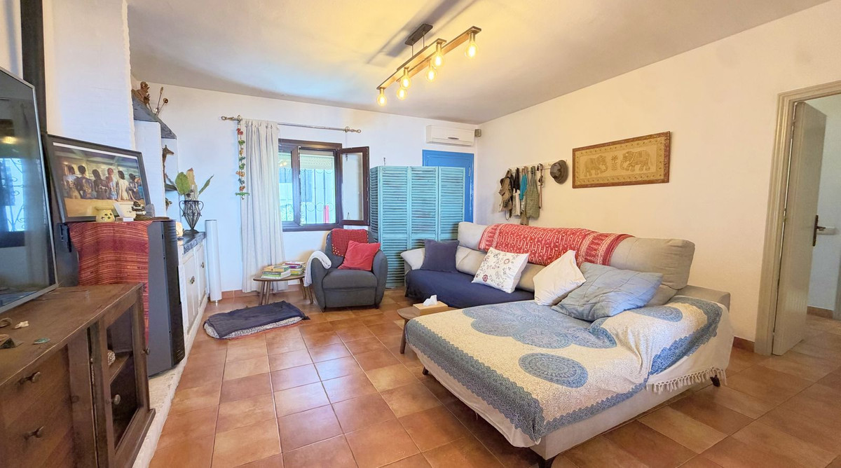 3 Bed Townhouse for sale in Benahavís Costa Del Sol, Málaga, Spain