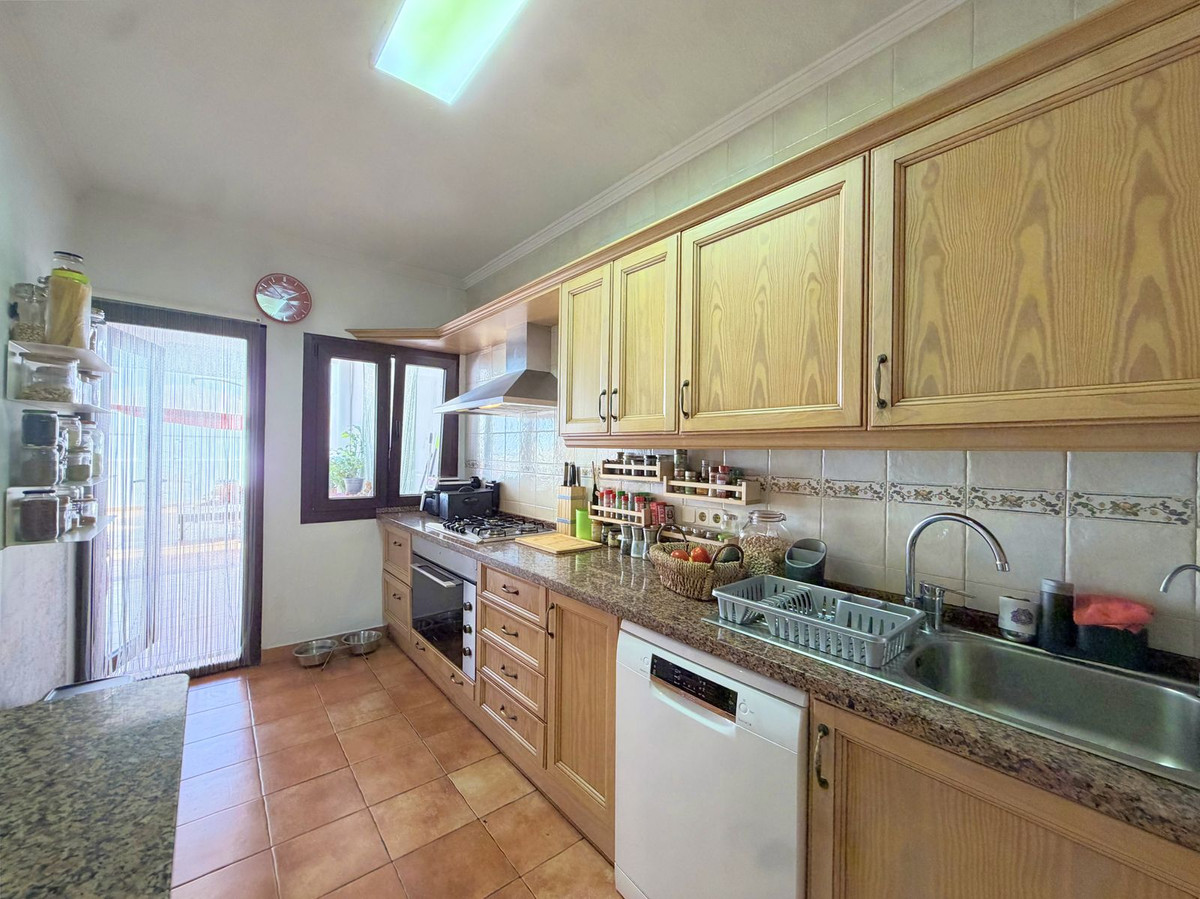 3 Bed Townhouse for sale in Benahavís Costa Del Sol, Málaga, Spain