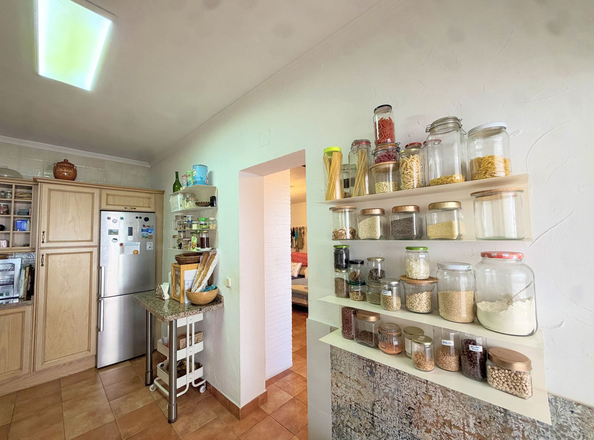 3 Bed Townhouse for sale in Benahavís Costa Del Sol, Málaga, Spain