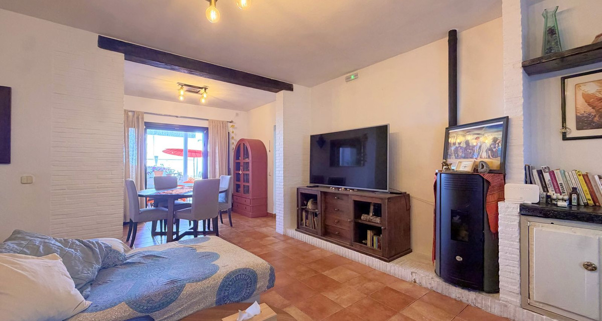 3 Bed Townhouse for sale in Benahavís Costa Del Sol, Málaga, Spain