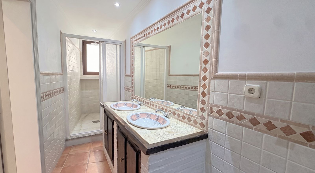 3 Bed Townhouse for sale in Benahavís Costa Del Sol, Málaga, Spain