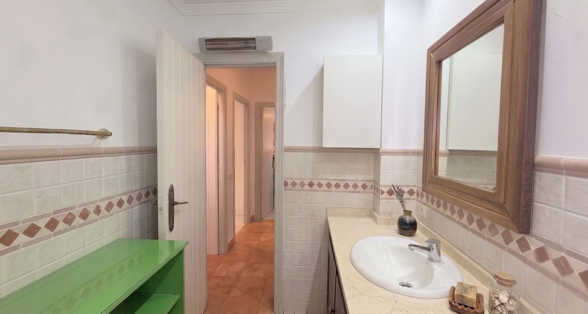 3 Bed Townhouse for sale in Benahavís Costa Del Sol, Málaga, Spain