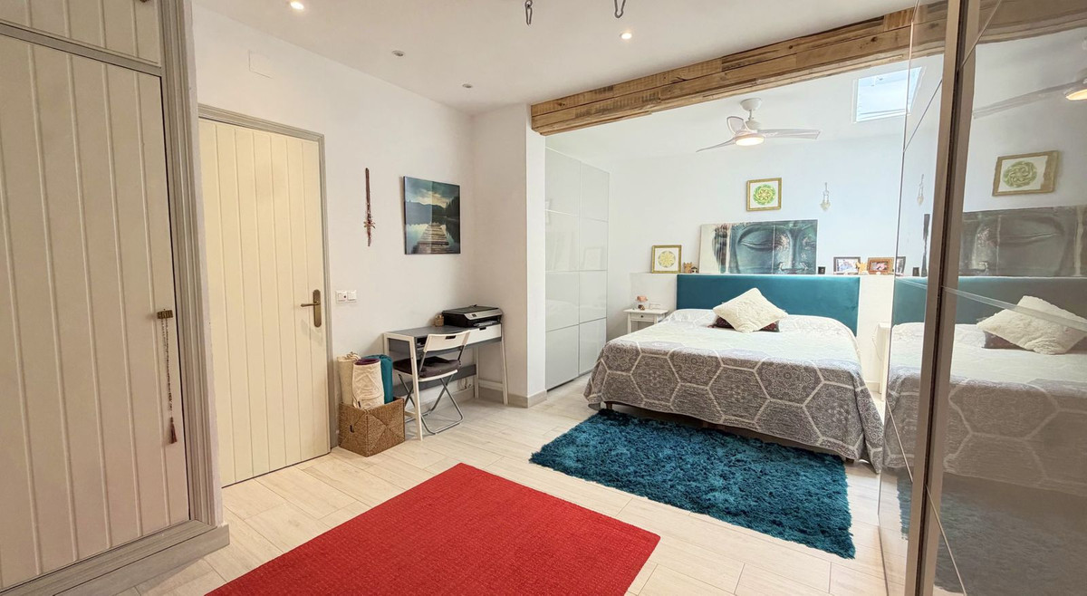 3 Bed Townhouse for sale in Benahavís Costa Del Sol, Málaga, Spain