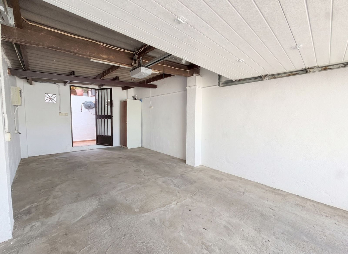 3 Bed Townhouse for sale in Benahavís Costa Del Sol, Málaga, Spain