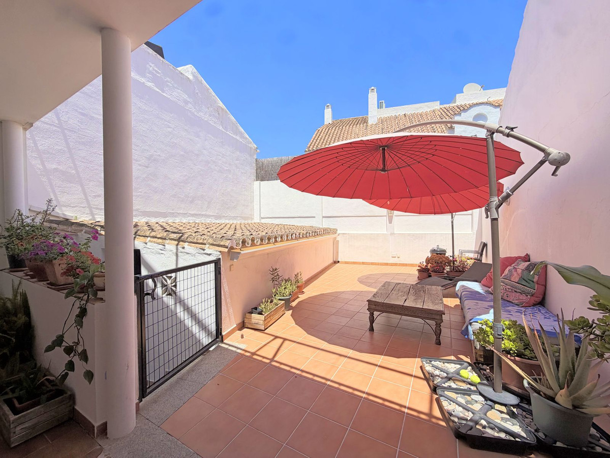 3 Bed Townhouse for sale in Benahavís Costa Del Sol, Málaga, Spain