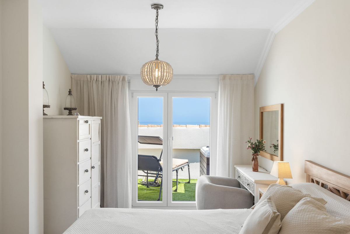 3 Bed Apartment for sale in Benalmadena Costa Costa Del Sol, Málaga, Spain