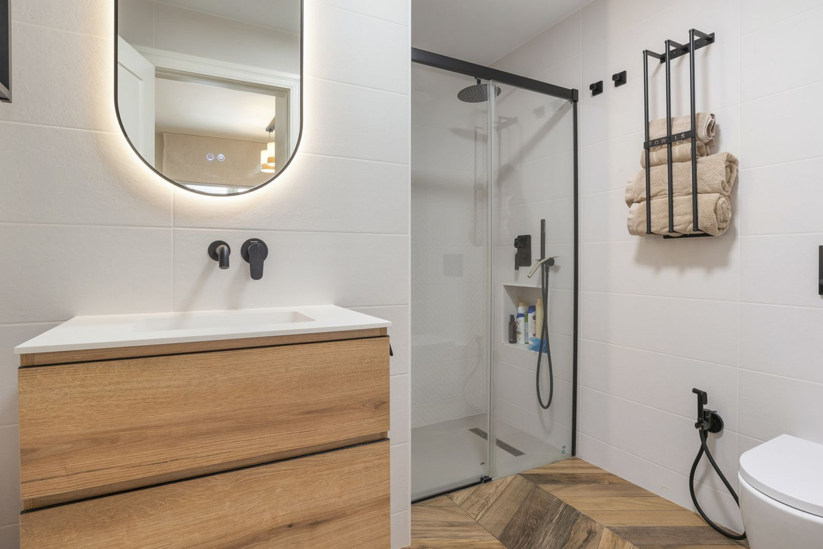 3 Bed Apartment for sale in Benalmadena Costa Costa Del Sol, Málaga, Spain