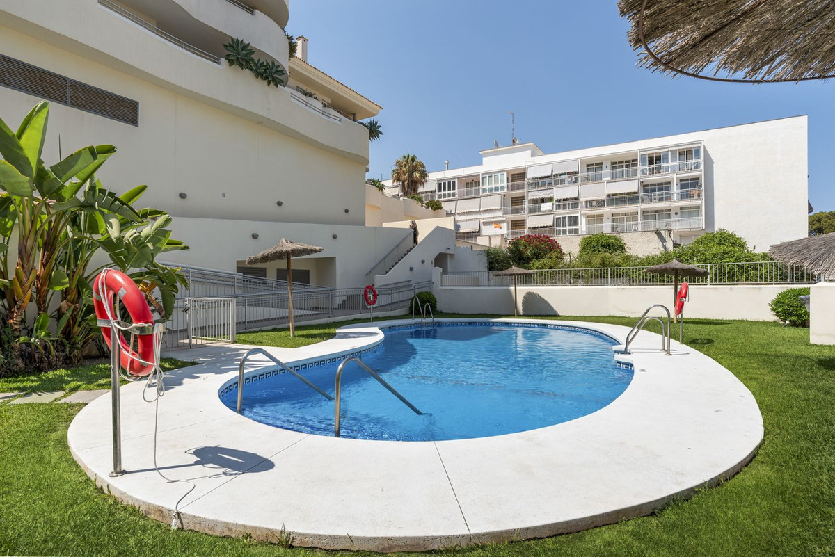 3 Bed Apartment for sale in Benalmadena Costa Costa Del Sol, Málaga, Spain