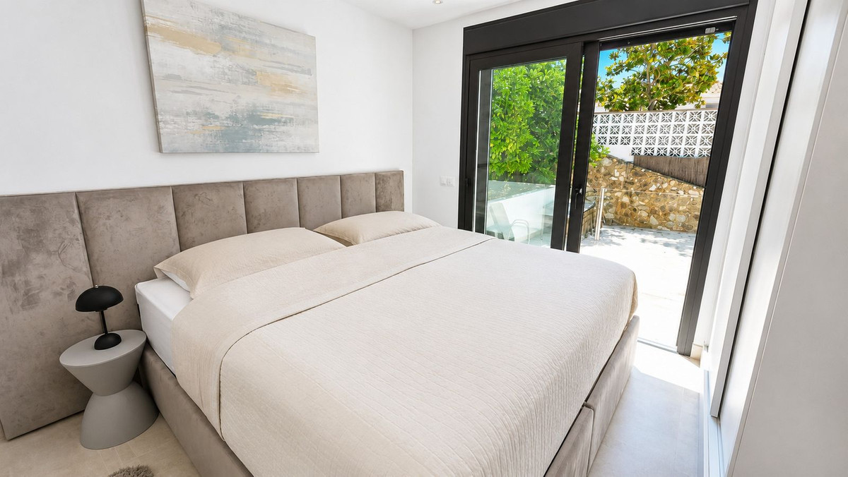 4 Bed Townhouse for sale in Fuengirola Costa Del Sol, Málaga, Spain