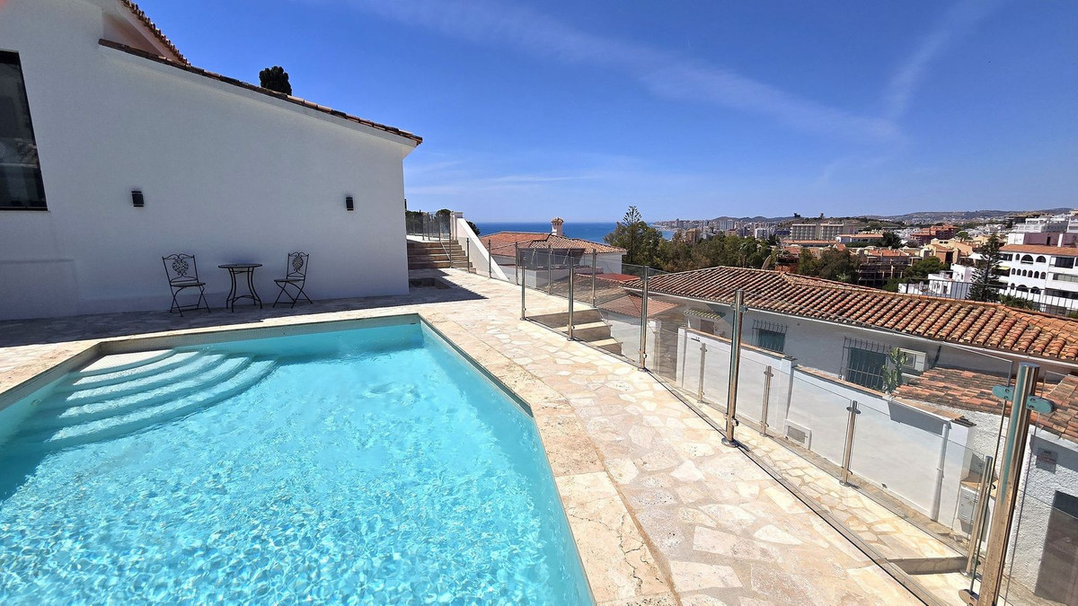 4 Bed Townhouse for sale in Fuengirola Costa Del Sol, Málaga, Spain