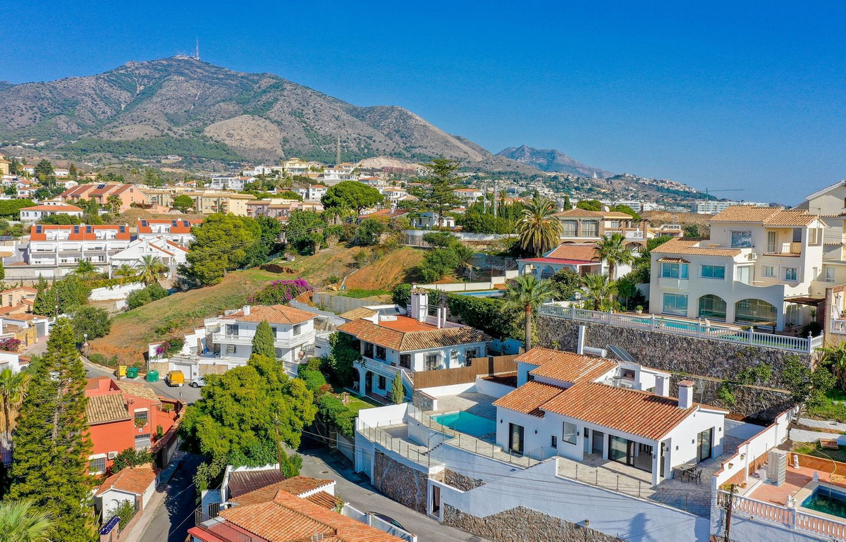 4 Bed Townhouse for sale in Fuengirola Costa Del Sol, Málaga, Spain