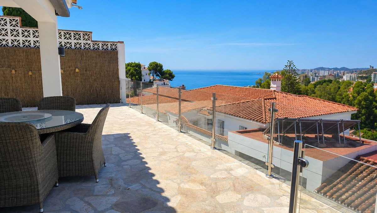 4 Bed Townhouse for sale in Fuengirola Costa Del Sol, Málaga, Spain