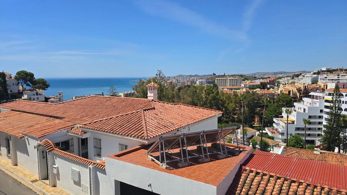 4 Bed Townhouse for sale in Fuengirola Costa Del Sol, Málaga, Spain