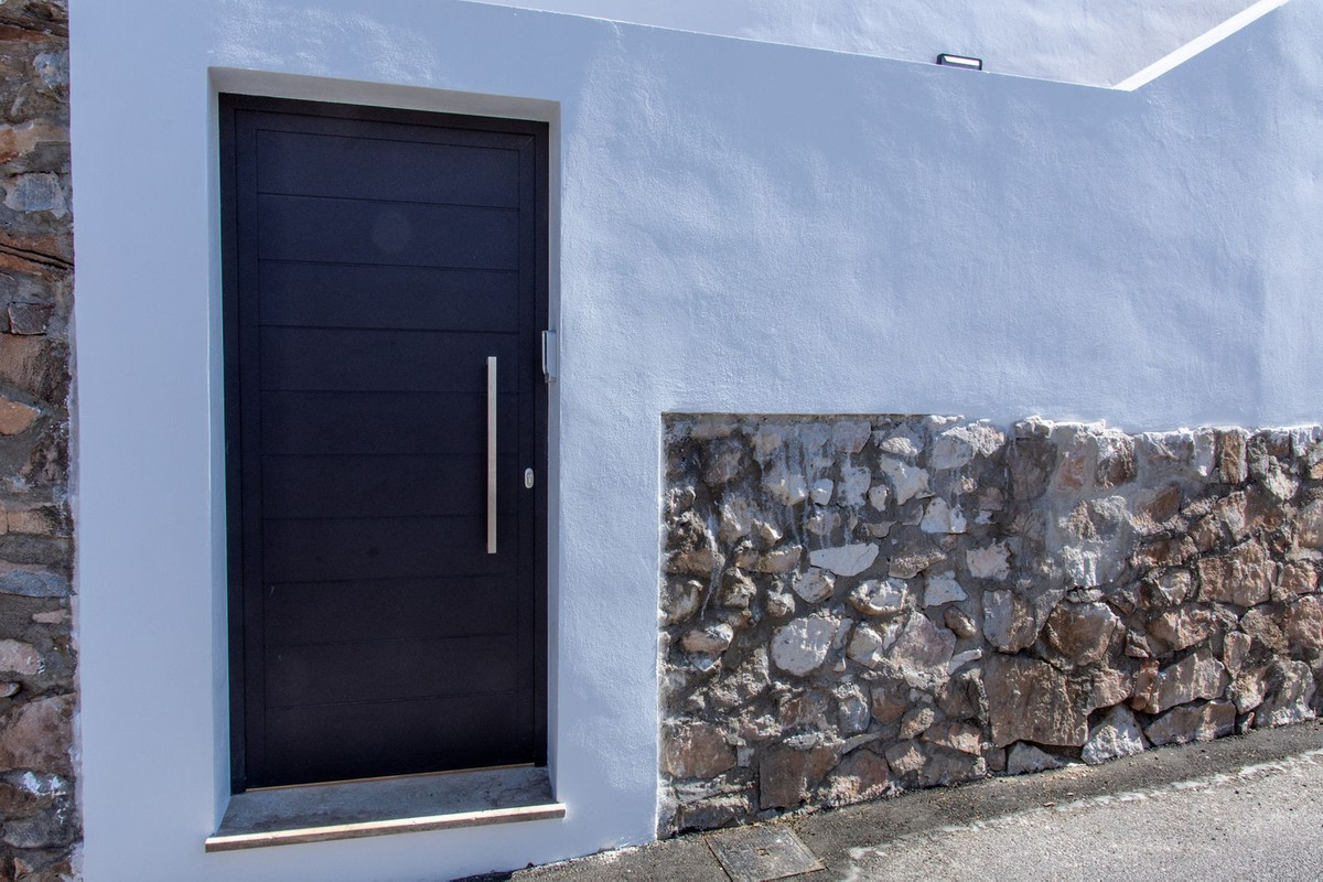 4 Bed Townhouse for sale in Fuengirola Costa Del Sol, Málaga, Spain