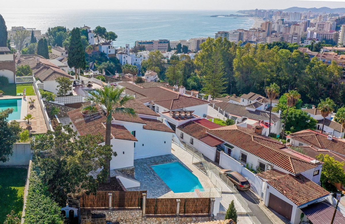 4 Bed Townhouse for sale in Fuengirola Costa Del Sol, Málaga, Spain