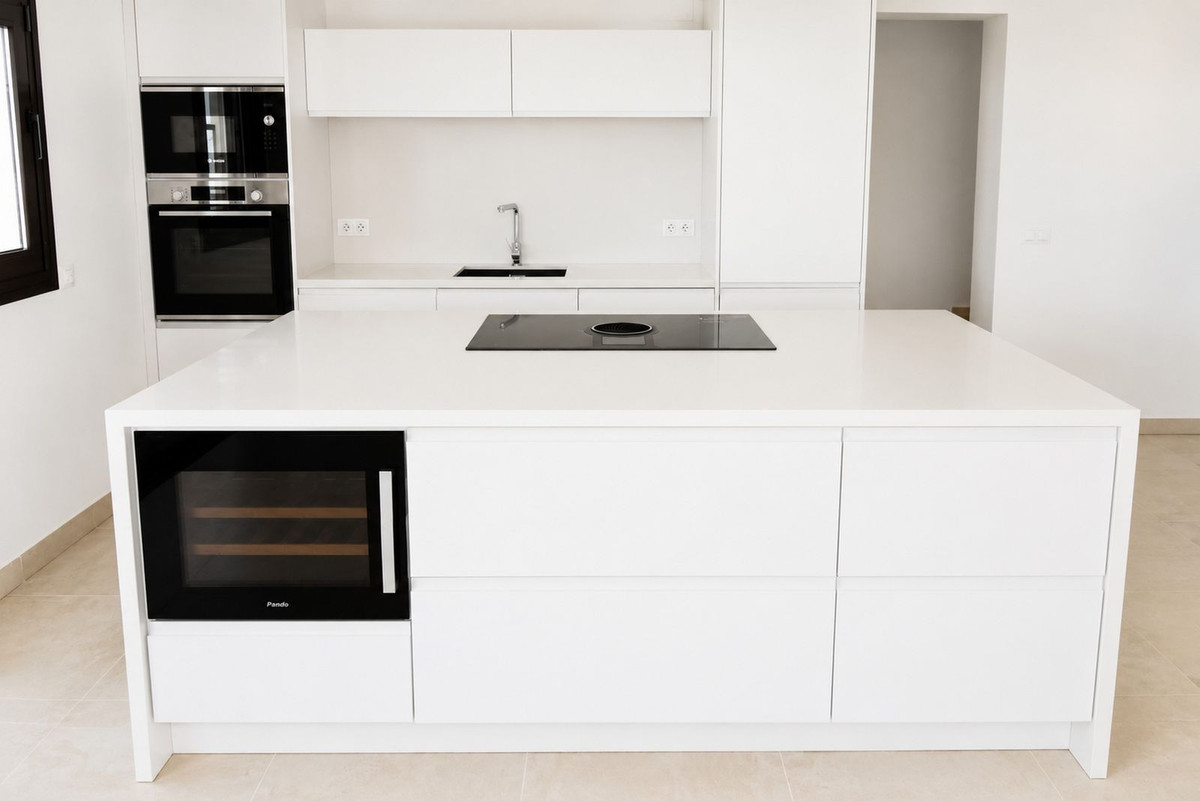 4 Bed Townhouse for sale in Fuengirola Costa Del Sol, Málaga, Spain