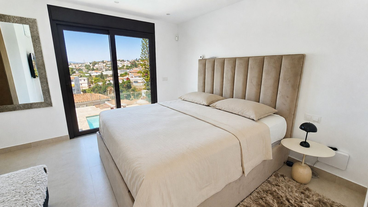 4 Bed Townhouse for sale in Fuengirola Costa Del Sol, Málaga, Spain
