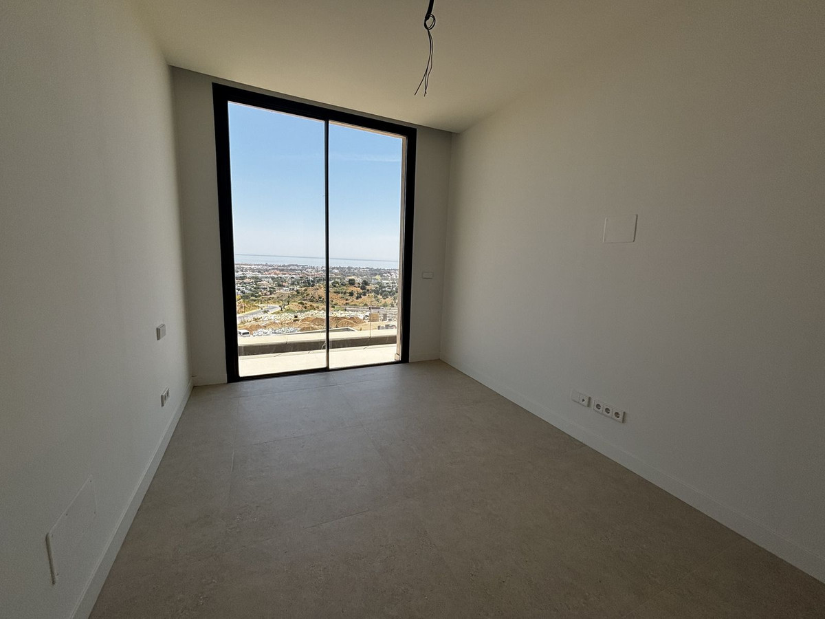 4 Bed Townhouse for sale in Benahavís Costa Del Sol, Málaga, Spain