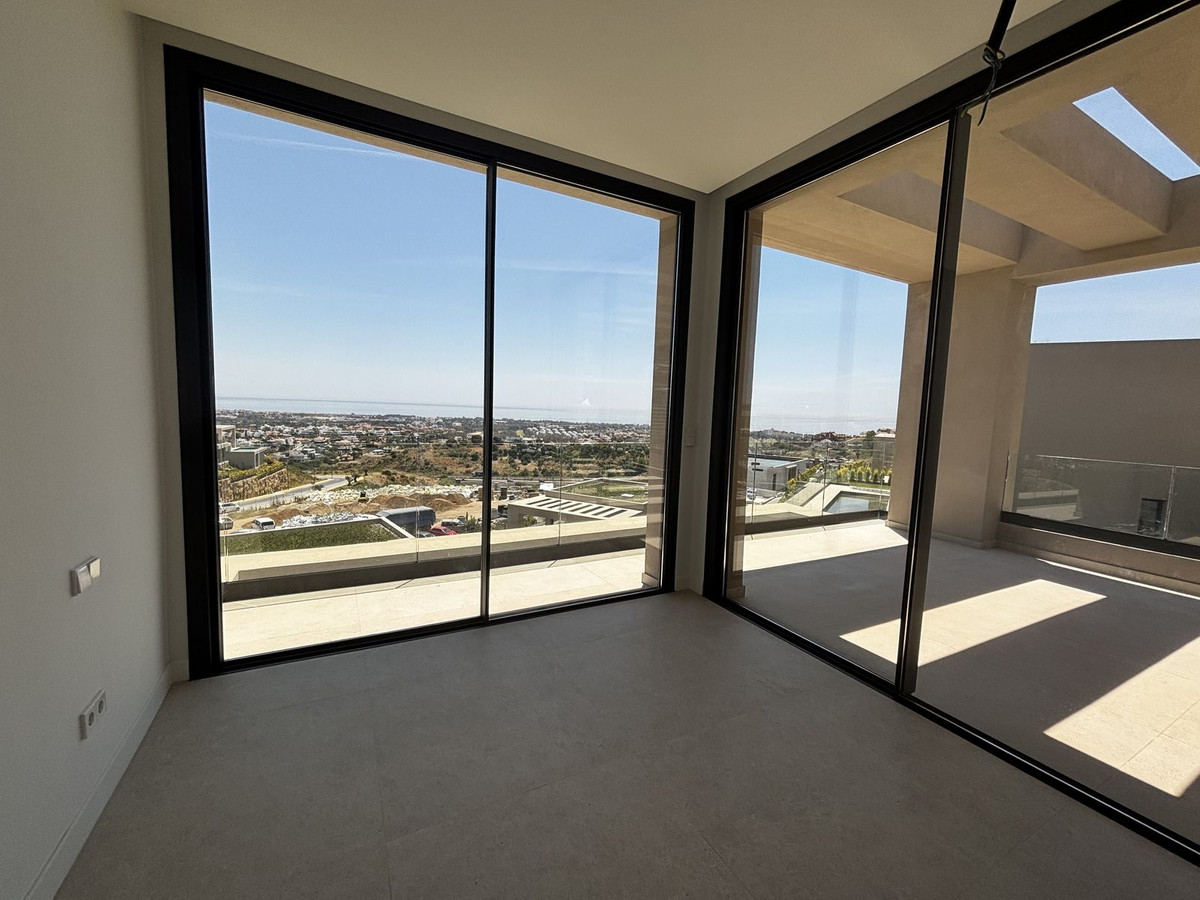 4 Bed Townhouse for sale in Benahavís Costa Del Sol, Málaga, Spain