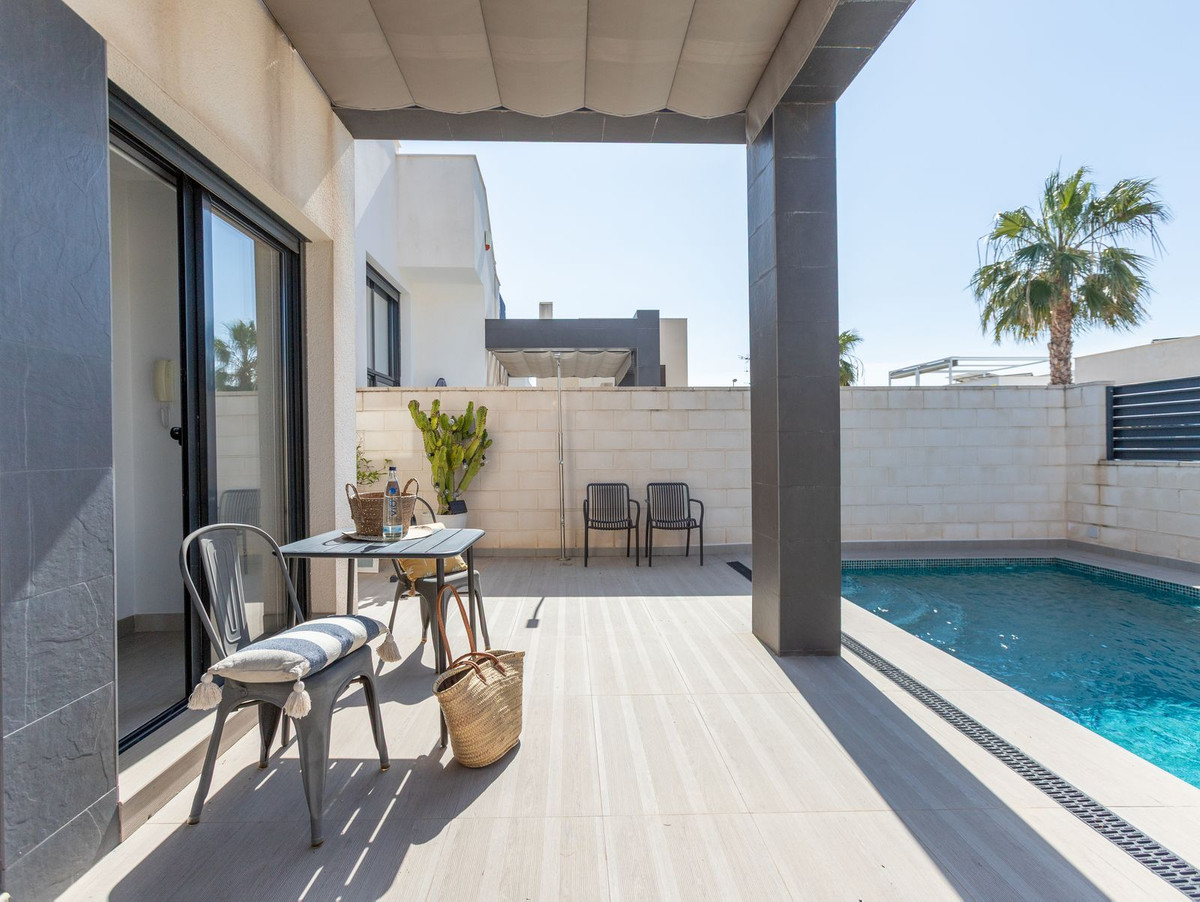 3 Bed Townhouse for sale in Rojales Costa Blanca, Alicante, Spain