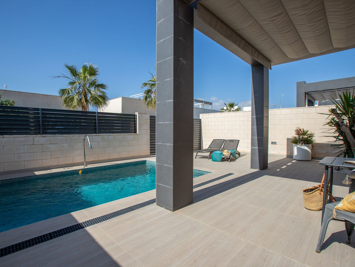3 Bed Townhouse for sale in Rojales Costa Blanca, Alicante, Spain
